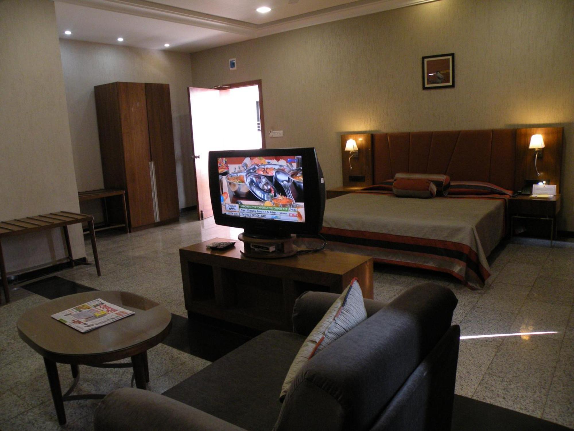 Hotel Nasiklub Exterior foto