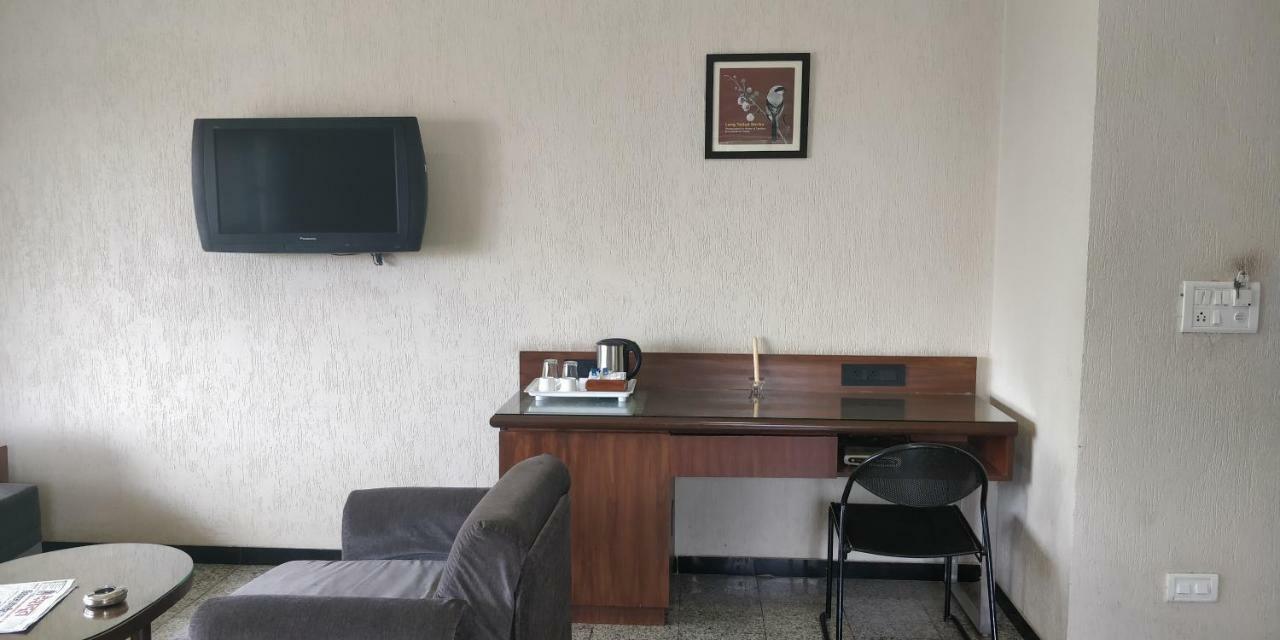Hotel Nasiklub Exterior foto
